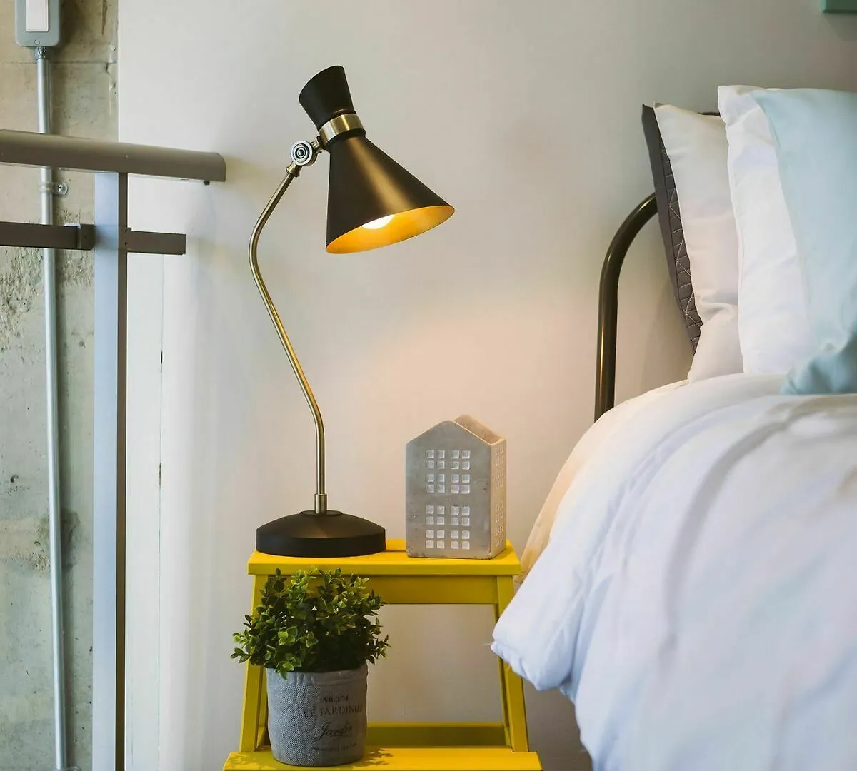 *** Hotel Quickstay - Sunlit Luxury Loft On King West Toronto Canada
