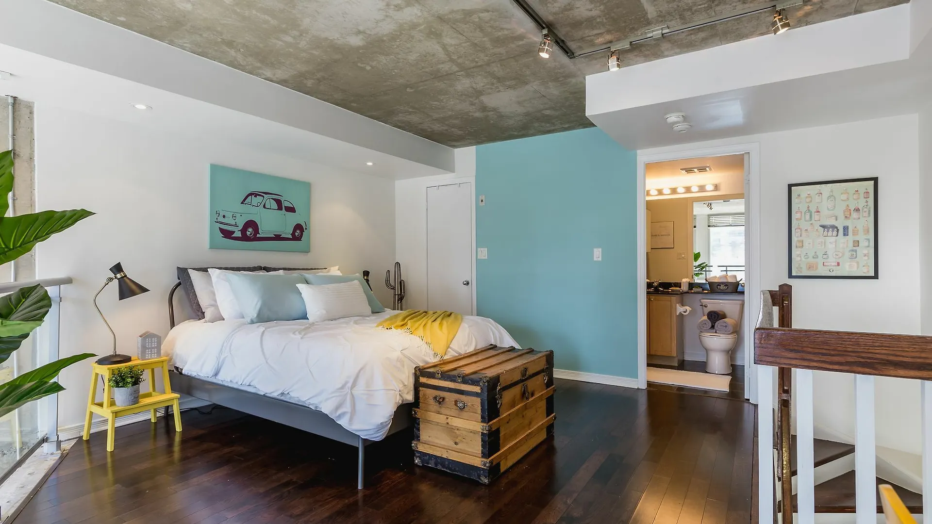 Quickstay - Sunlit Luxury Loft On King West Toronto 3*,