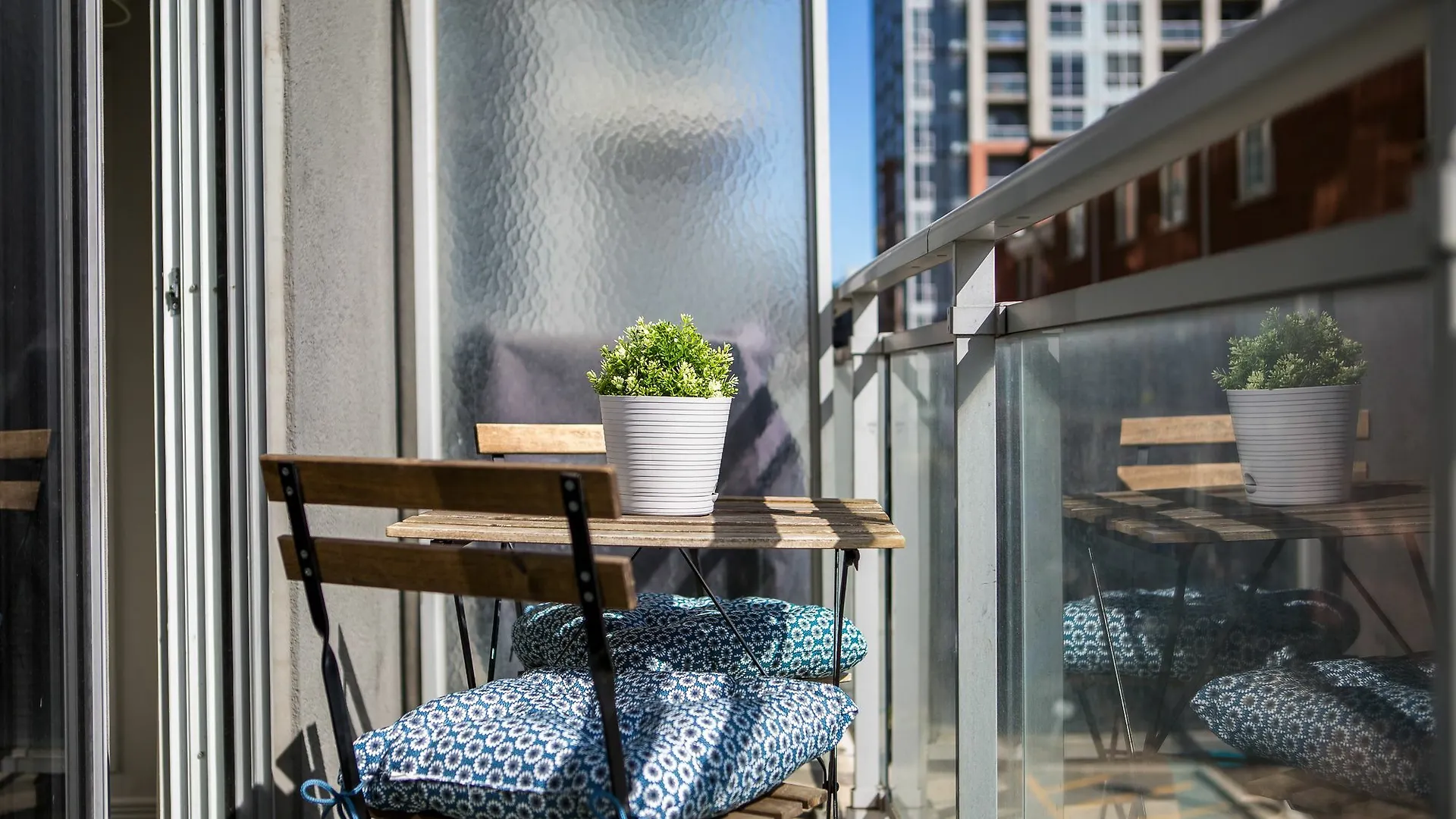 Quickstay - Sunlit Luxury Loft On King West Toronto 3*,  Canada