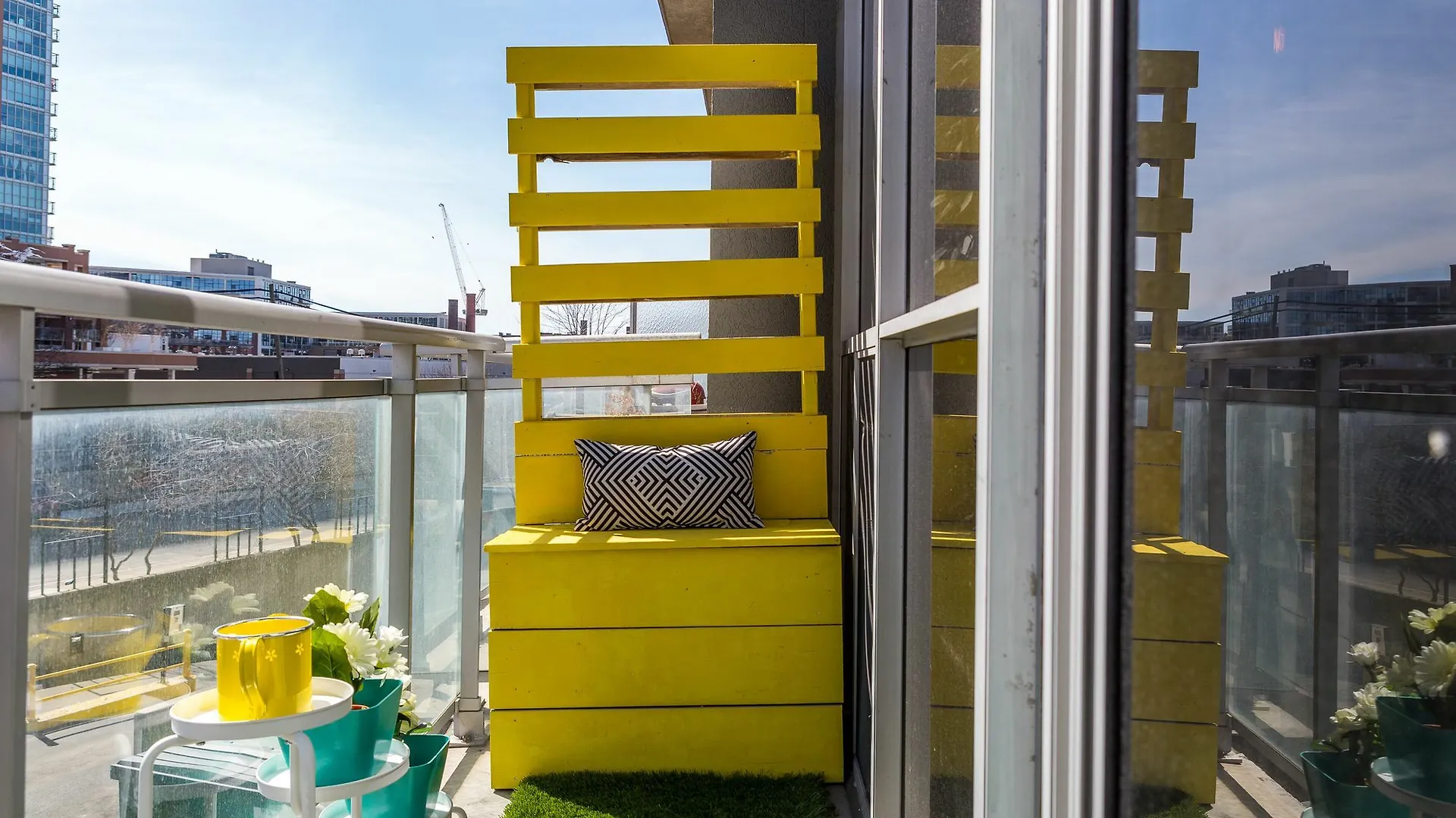 Quickstay - Sunlit Luxury Loft On King West Toronto