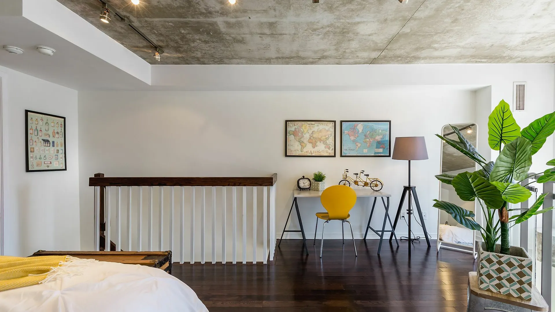 Quickstay - Sunlit Luxury Loft On King West Торонто Отель